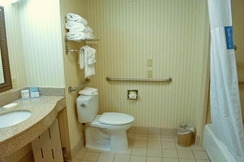 Hampton Inn By Hilton Ithaca image 5